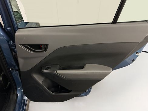 Used 2024 Subaru Crosstrek 2.0i Premium image 31