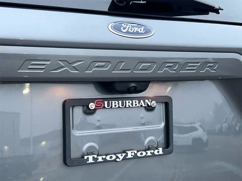 Used 2023 Ford Explorer XLT w/ Equipment Group 202A image 13