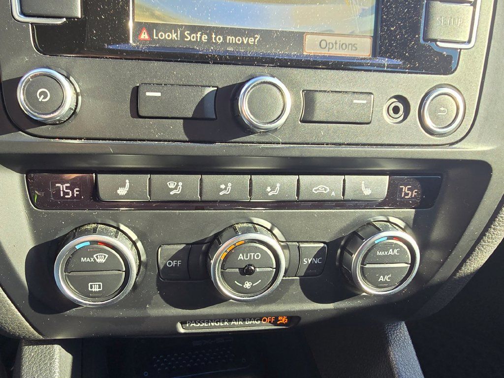 Used 2014 Volkswagen Jetta GLI Autobahn FWD image 29