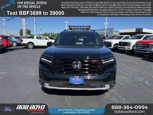 Used 2025 Honda Pilot TrailSport image 2
