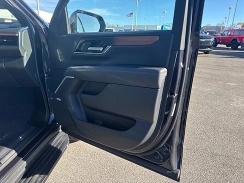 Certified 2025 GMC Yukon Denali AWD/4WD image 24