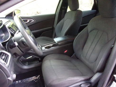 Used 2016 Chrysler 200 Limited FWD image 8