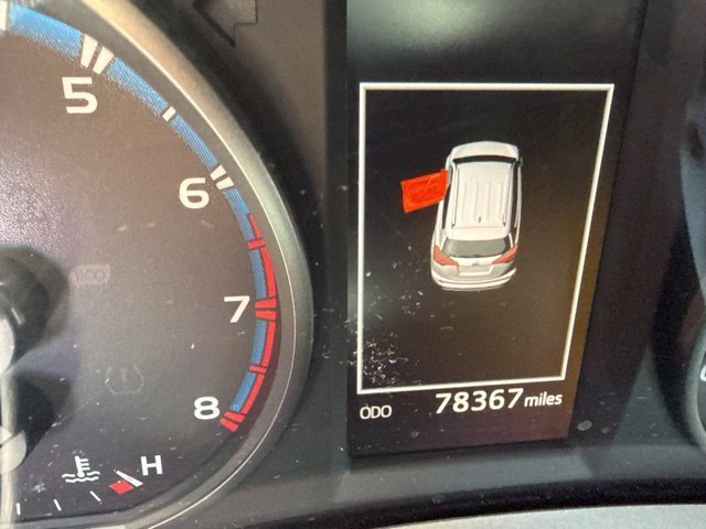 Used 2017 Toyota RAV4 LE FWD image 9