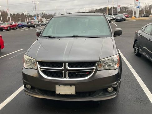Used 2016 Dodge Grand Caravan SXT image 12