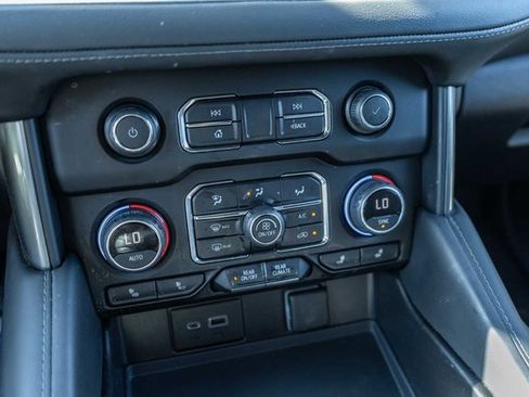 Used 2022 Chevrolet Tahoe LT w/ Luxury Package image 19