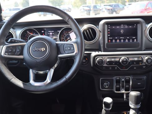 Used 2021 Jeep Wrangler Unlimited Sahara w/ LED Lighting Group AWD/4WD image 13