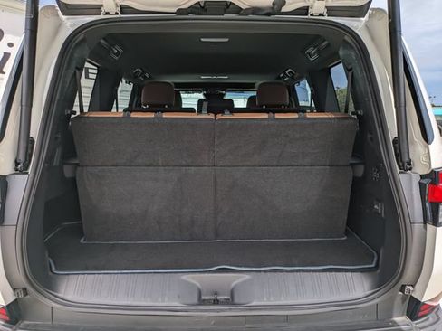 Used 2024 Lexus GX 550 w/ Cold Area Package AWD/4WD image 13