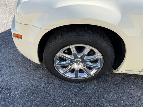 Used 2009 Chrysler 300 Touring RWD image 14
