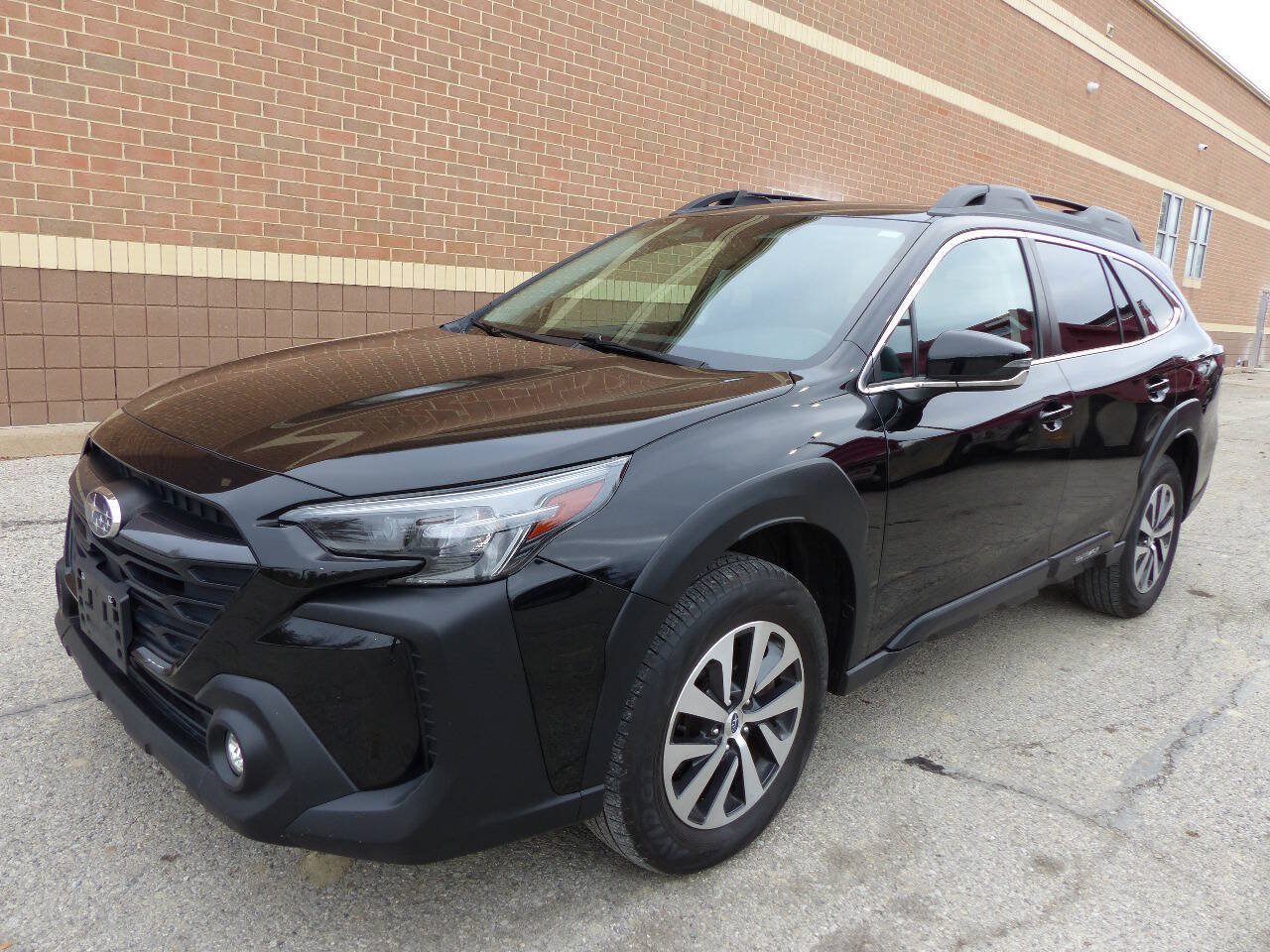 Used 2023 Subaru Outback Premium AWD/4WD image 6