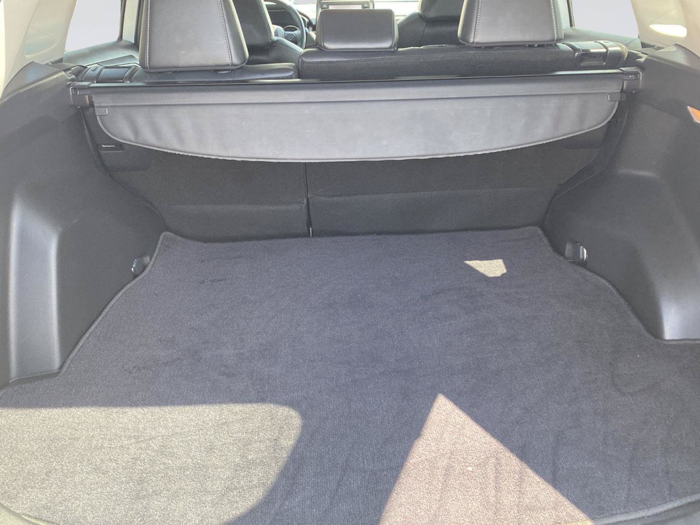Used 2020 Toyota RAV4 XLE Premium FWD image 26