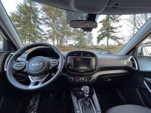 Used 2025 Kia Soul LX w/ LX Technology Package image 33