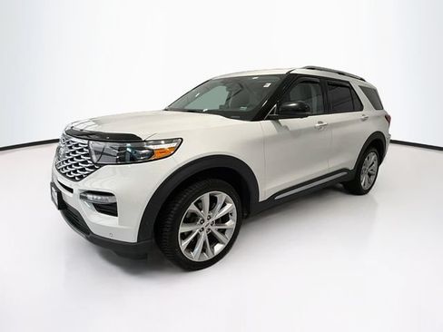 Used 2023 Ford Explorer Platinum w/ Technology Package AWD/4WD image 3