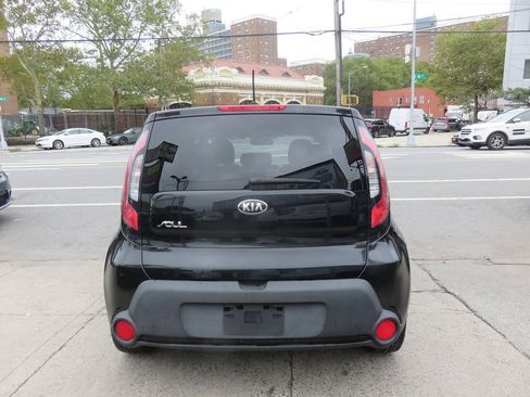 Used 2015 Kia Soul FWD image 7