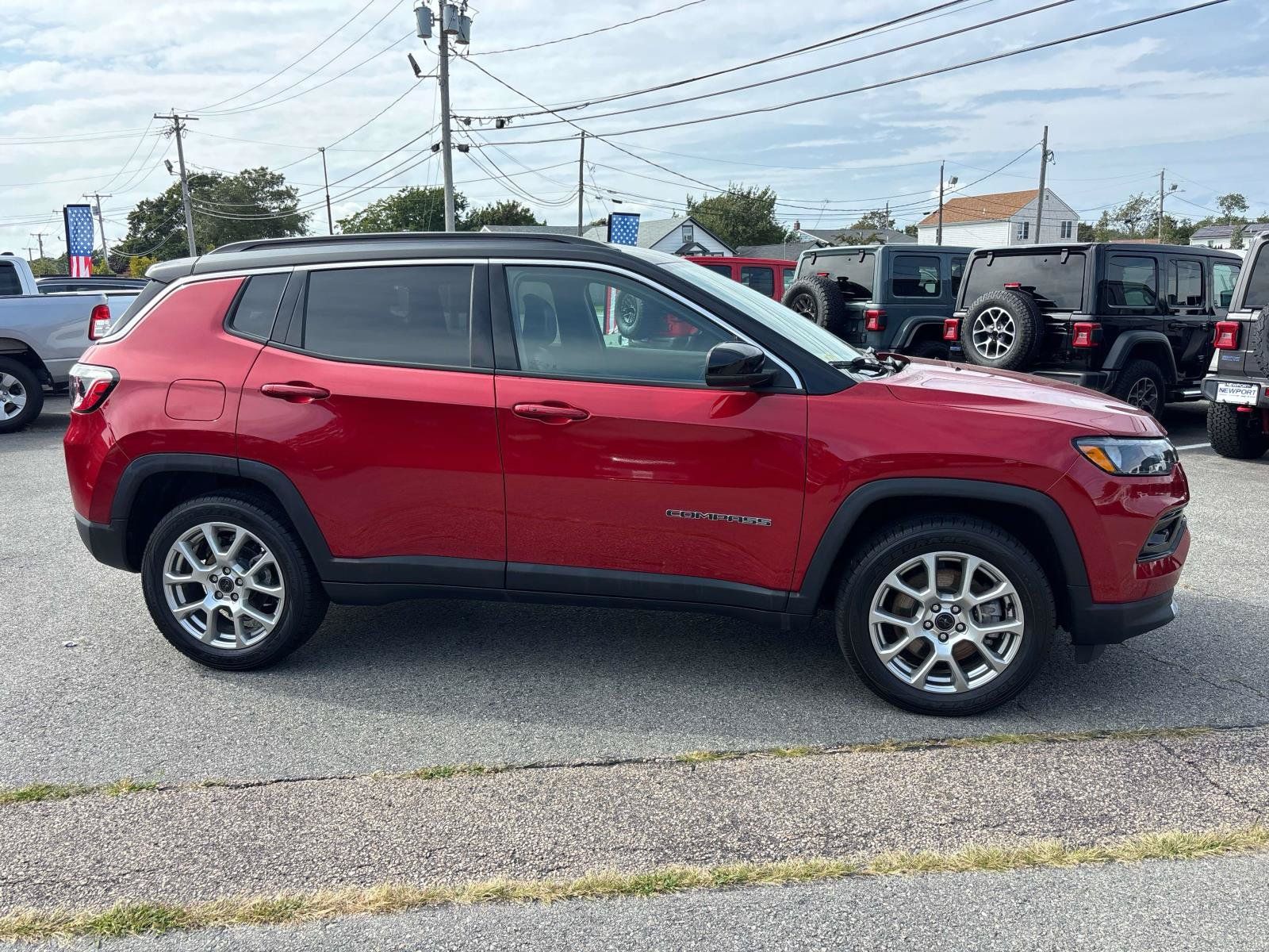 Certified 2025 Jeep Compass Limited AWD/4WD image 2