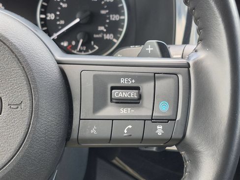 Used 2024 Nissan Pathfinder SV FWD image 19