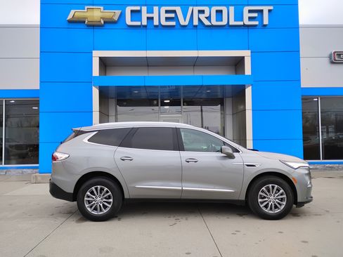 Used 2023 Buick Enclave Essence image 33