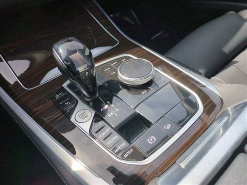 Used 2021 BMW X5 M50i image 12