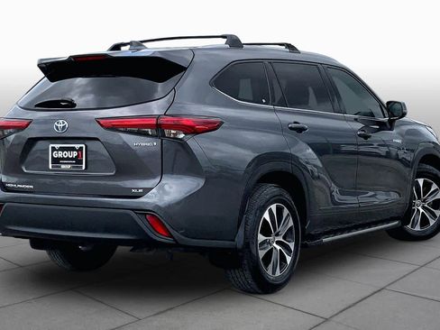Used 2021 Toyota Highlander XLE image 13