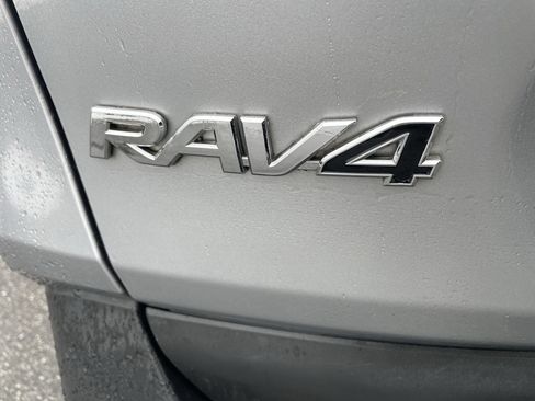 Used 2019 Toyota RAV4 Limited image 33