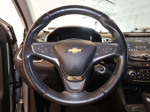 Used 2019 Chevrolet Equinox LT FWD image 7