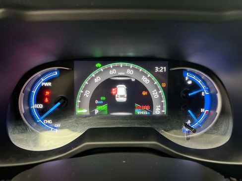 Used 2023 Toyota RAV4 LE AWD/4WD image 12