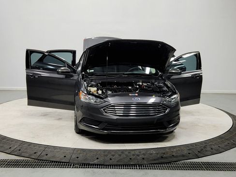 Used 2018 Ford Fusion SE image 10