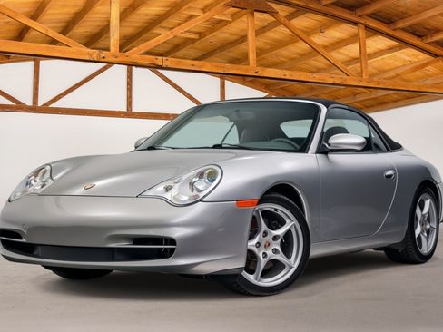 Used 2003 Porsche 911 Carrera RWD image 2