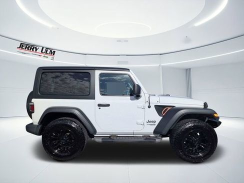 Used 2020 Jeep Wrangler Sport AWD/4WD image 2
