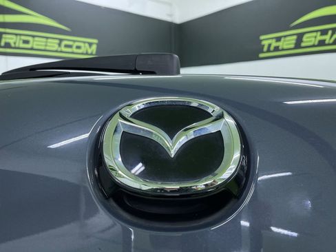 Used 2021 MAZDA MAZDA3 Hatchback w/Premium Plus Pkg image 13