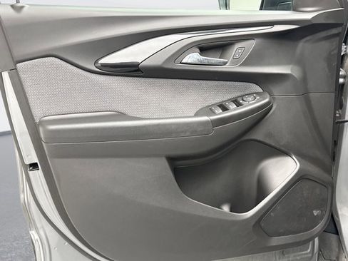 Used 2023 Chevrolet TrailBlazer LT w/ Convenience Package image 9