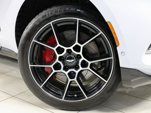 Used 2021 Aston Martin DBX image 14