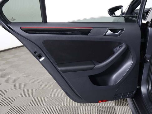Used 2017 Volkswagen Jetta GLI image 26
