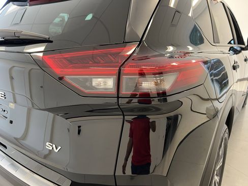 Used 2023 Nissan Rogue SV image 40