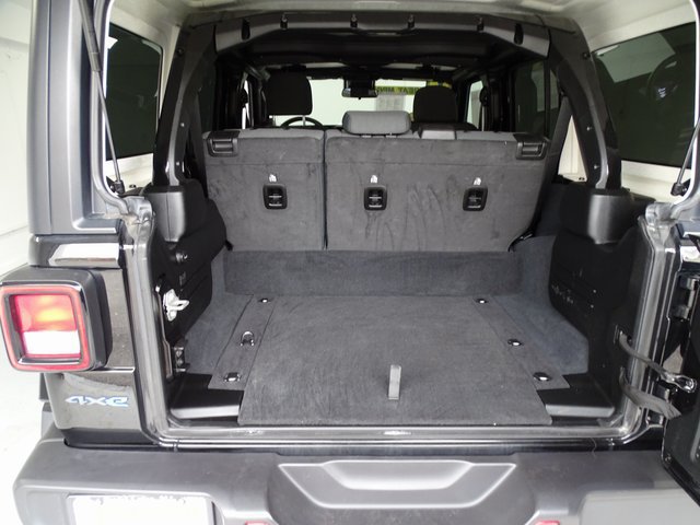 Certified 2024 Jeep Wrangler Unlimited w/ Convenience Group AWD/4WD image 19