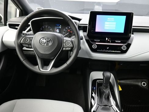 New 2025 Toyota Corolla SE image 19