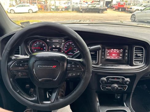 Used 2017 Dodge Charger Police w/ Street Appearance Group image 12