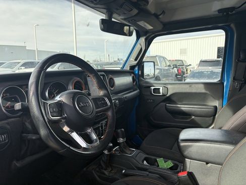 Used 2023 Jeep Gladiator Mojave w/ LED Lighting Group image 10