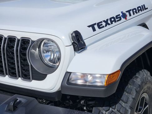 New 2026 Jeep Gladiator Sport AWD/4WD image 10