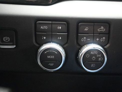 Used 2022 GMC Sierra 1500 AT4 w/ AT4 Preferred Package AWD/4WD image 26