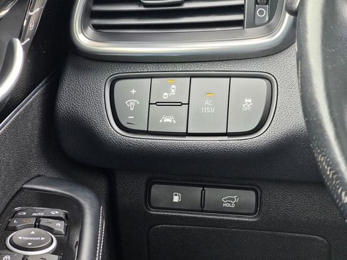 Used 2017 Kia Sorento SX image 21