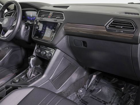 Used 2024 Volkswagen Tiguan Wolfsburg Edition w/ Panoramic Sunroof Package AWD/4WD image 44