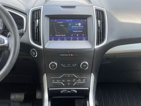 Used 2020 Ford Edge SEL w/ Convenience Package FWD image 13