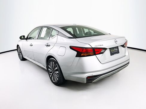 Used 2024 Nissan Altima 2.5 SV image 5
