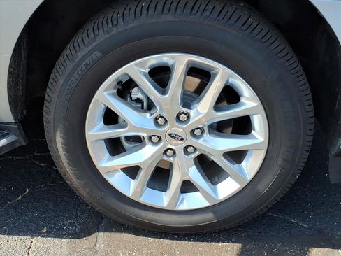 Used 2021 Ford Expedition XLT image 21