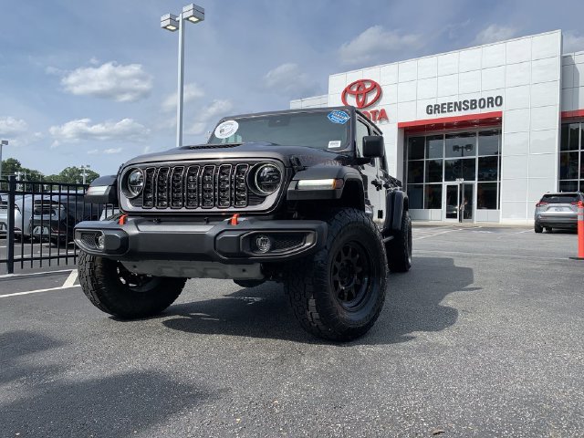 Used 2024 Jeep Gladiator Mojave w/ Safety Group AWD/4WD image 4