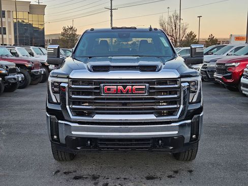 Used 2024 GMC Sierra 3500 SLT image 12