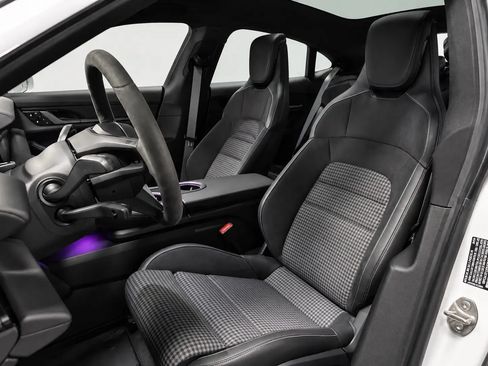 Used 2025 Porsche Taycan RWD image 8