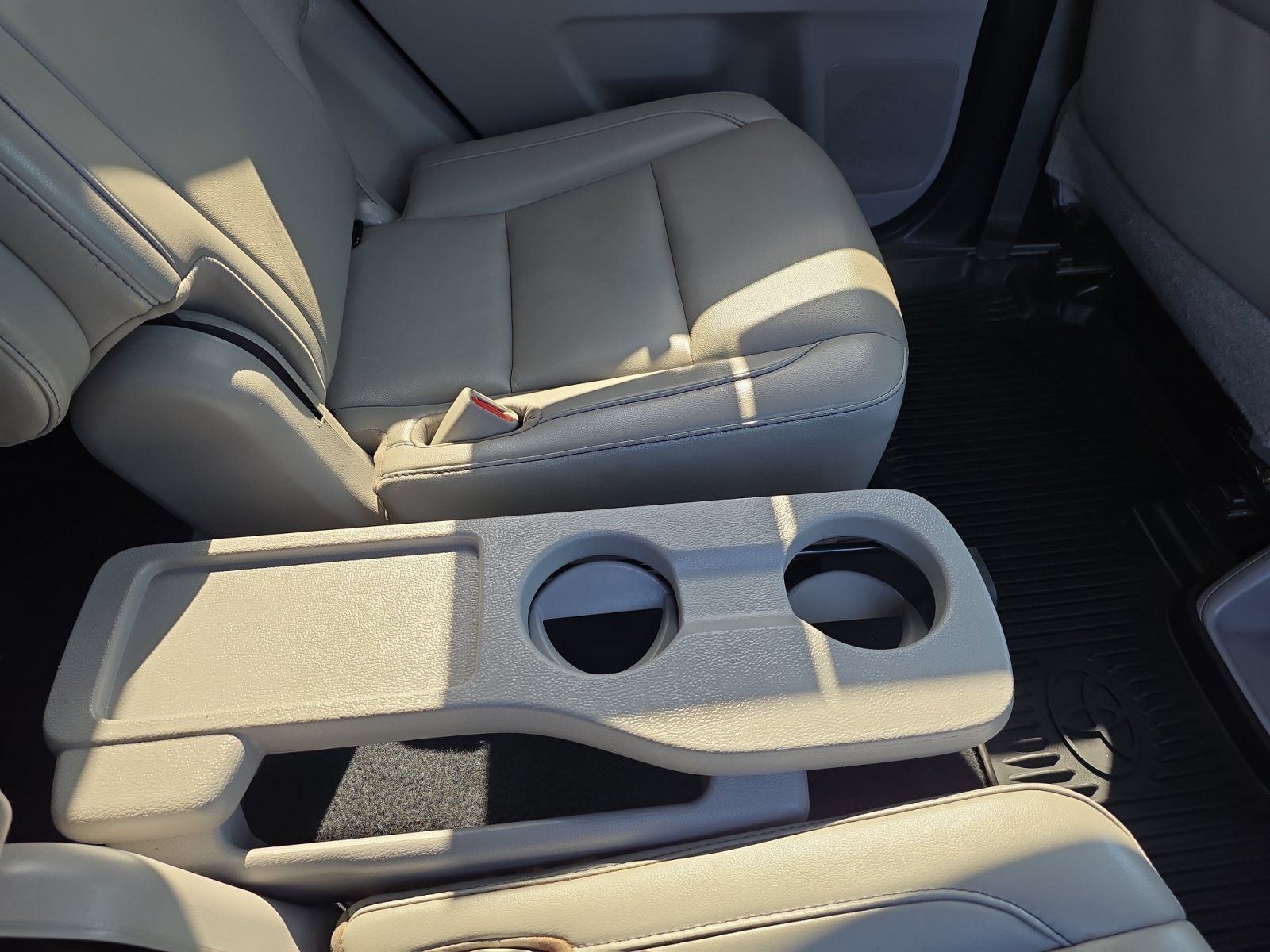 Used 2019 Toyota Highlander XLE AWD/4WD image 14