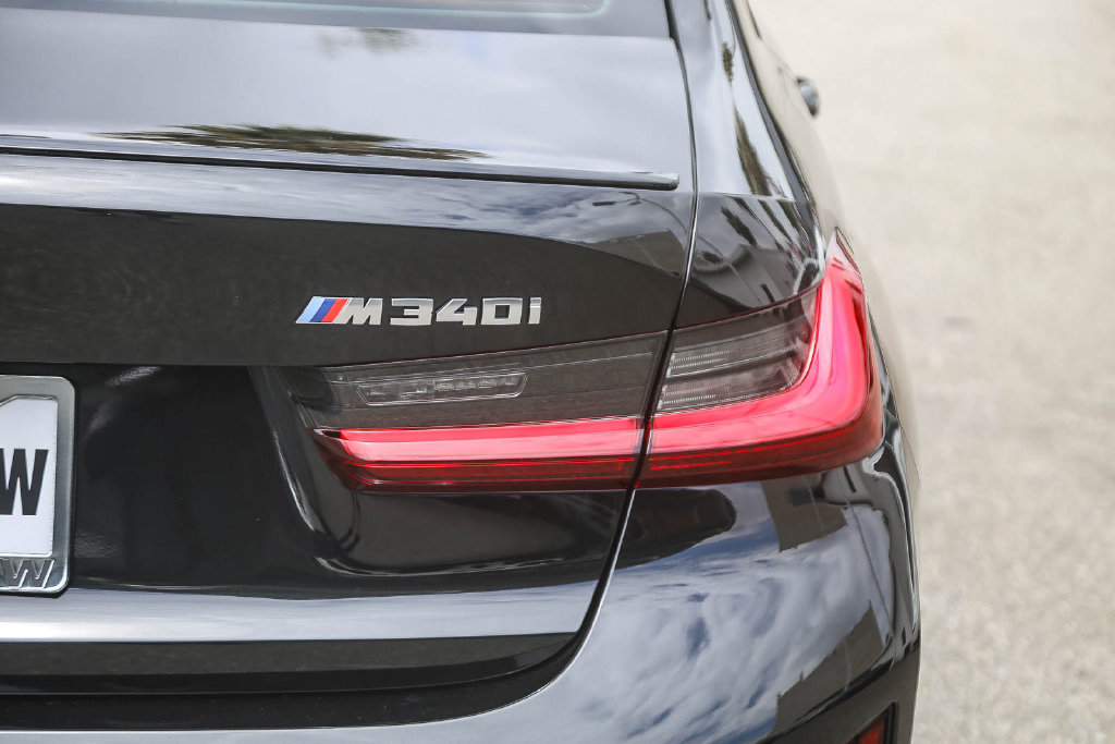 Used 2026 BMW M340i Sedan w/ Premium Package RWD image 7