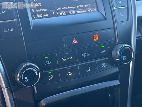 Used 2016 Toyota Camry SE image 22